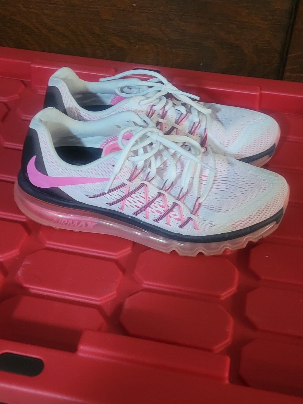 Nike Women’s Pink and White Air Max Running Shoes - Picture 3 of 9